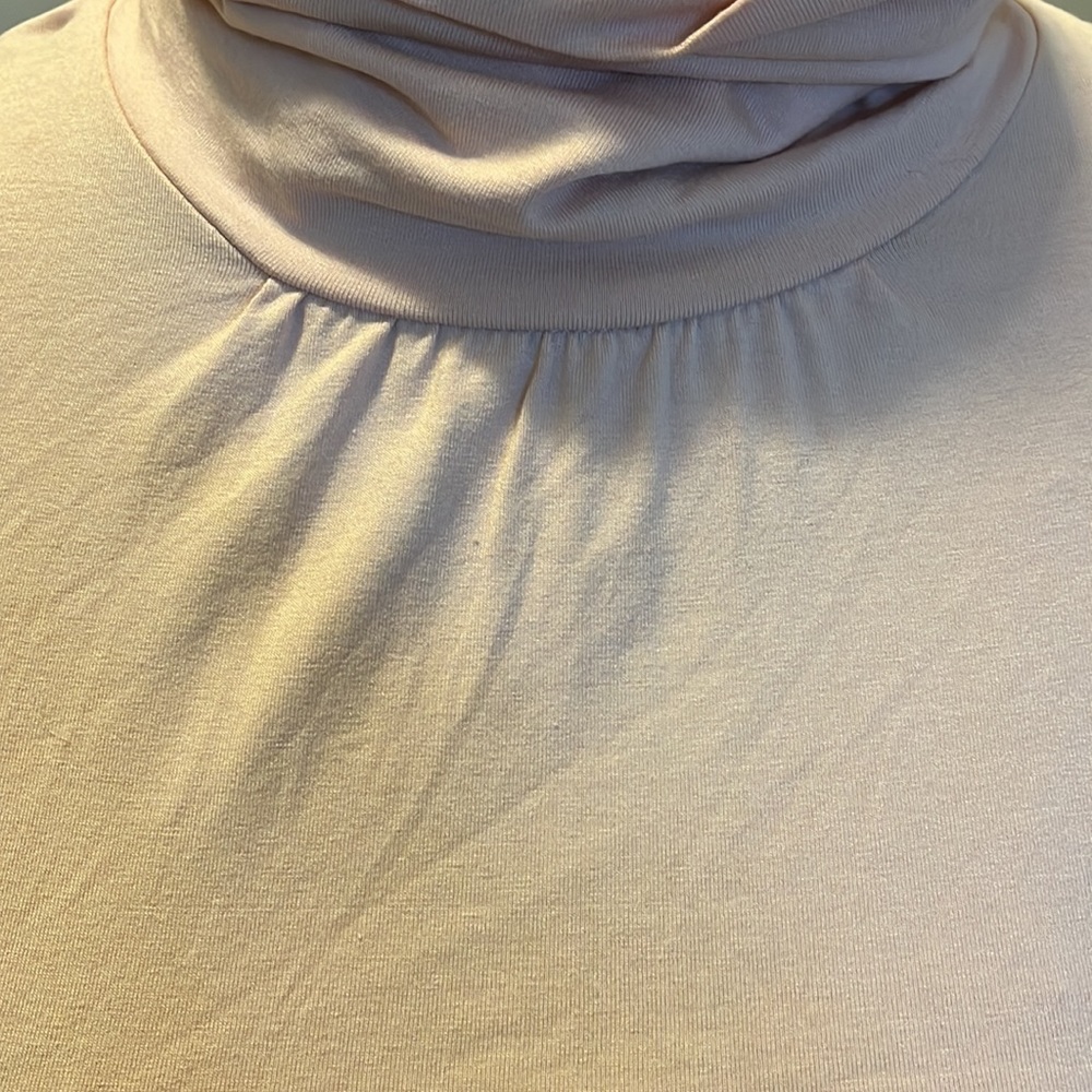 Cold shoulder top size medium - Picture 6 of 10